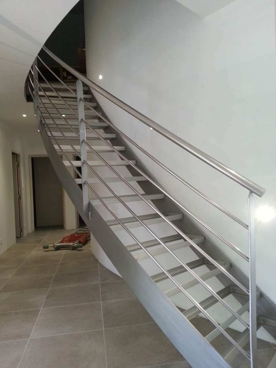 Escalier tournant inox